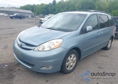 2008 Toyota Sienna Xle z USA, uszkodzony, nr VIN 5TDZK22C38S117648